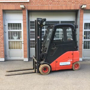 Begagnad motviktstruck Linde E20