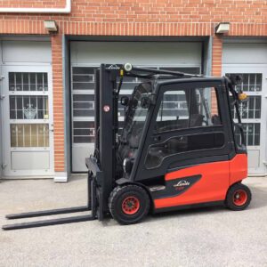 Begagnad motviktstruck 2,5 ton Linde E25