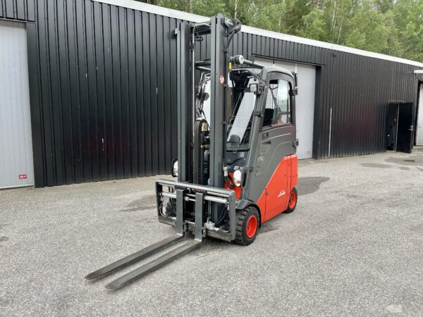 Begagnad Linde truck E18