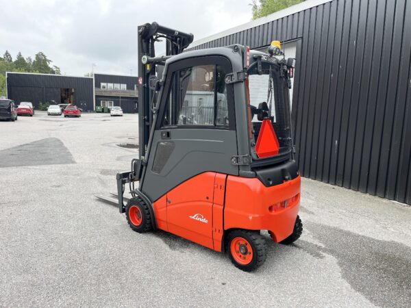 Begagnad Linde truck E18