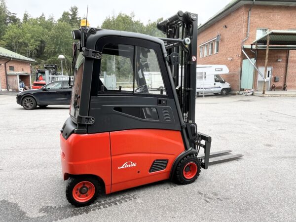 Begagnad Linde truck E18