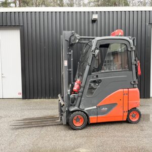 Begagnad motviktstruck Linde E20