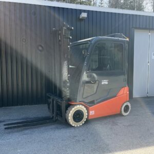Toyota 8FBMT25 Begagnad Motviktstruck