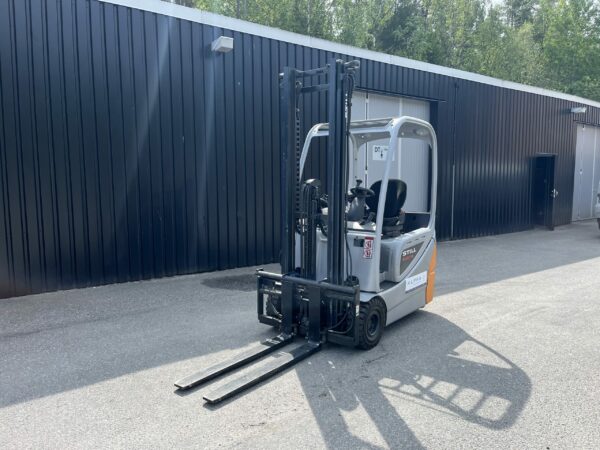 Begagnad motviktstruck Still RX