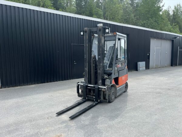 Begagnad motviktstruck Toyota 7FBMF18
