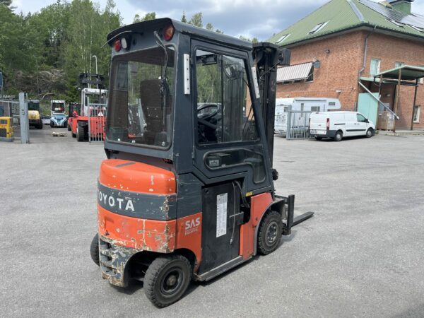 Begagnad motviktstruck Toyota 7FBMF18