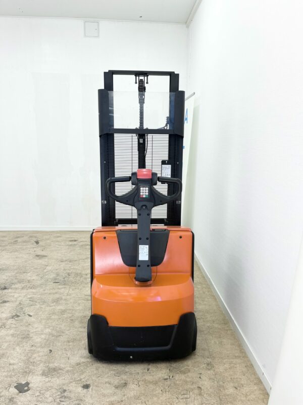 Begagnad Ledstaplare BT SWE120