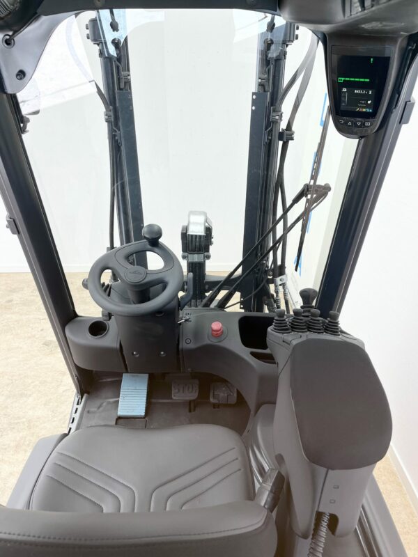 Begagnad motviktstruck Linde E16