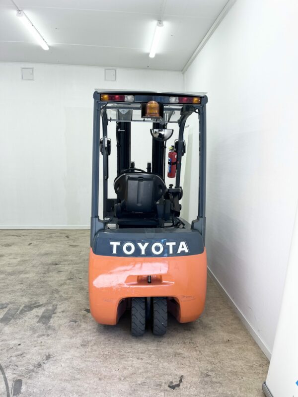 Begagnad motviktstruck Toyota 8FBET16