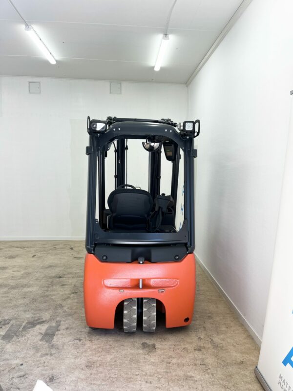 Begagnad motviktstruck Linde E16
