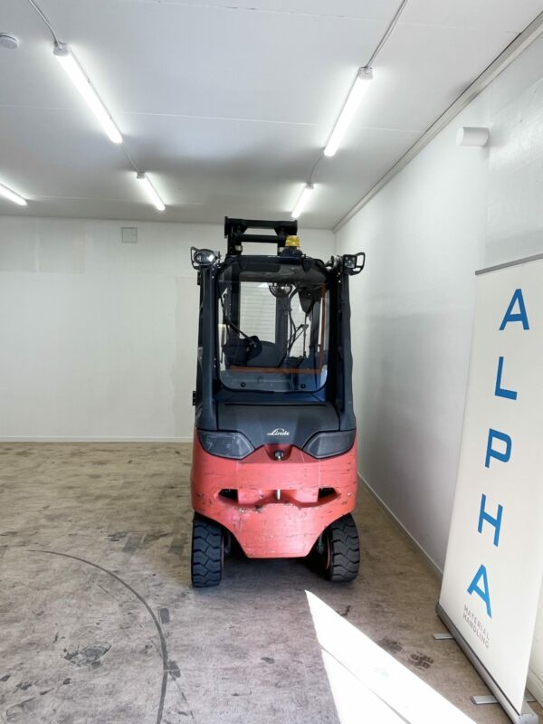 Begagnad motviktstruck Linde E30