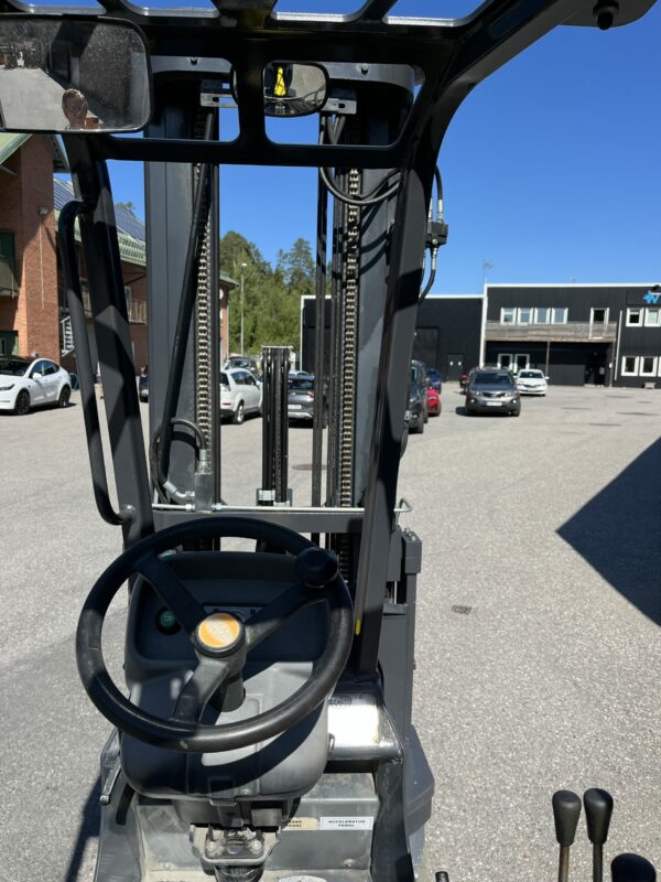 Begagnad smalgångstruck