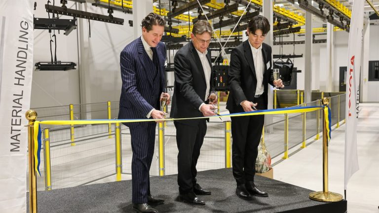 - alpha - ALPHA Material Handling Truck & Maskin